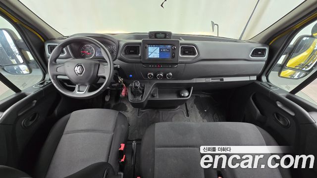 Renault Korea Master — interior