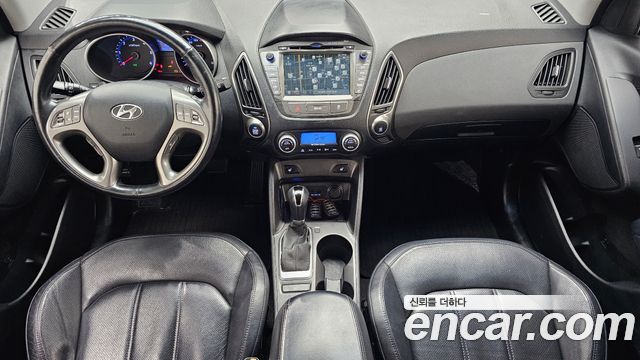 Hyundai Tucson — interior