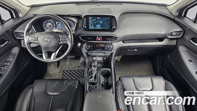 Hyundai Santa Fe — interior