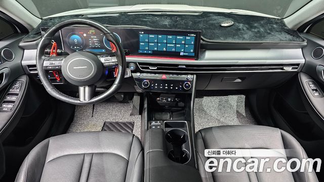 Hyundai Sonata — interior