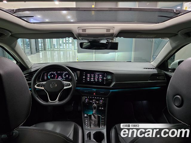 Volkswagen Jetta — interior