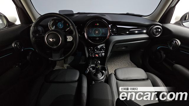 MINI Cooper — interior