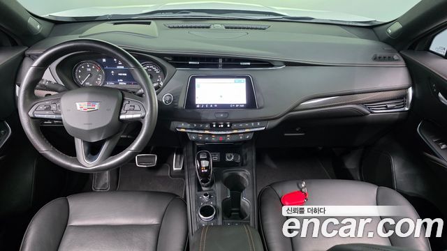 Cadillac XT4 — interior
