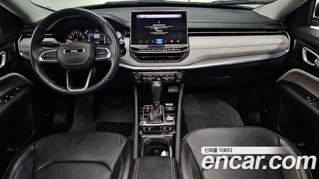 Jeep Compass — interior