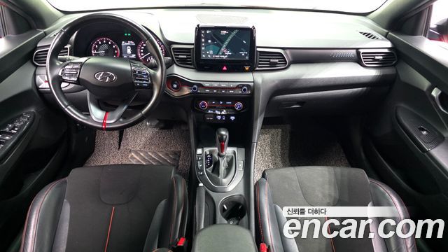 Hyundai Veloster — interior
