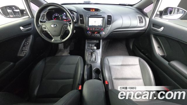 Kia K3 — interior