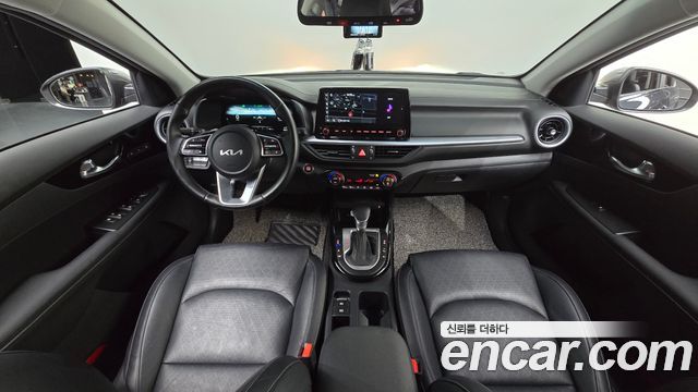 Kia K3 — interior