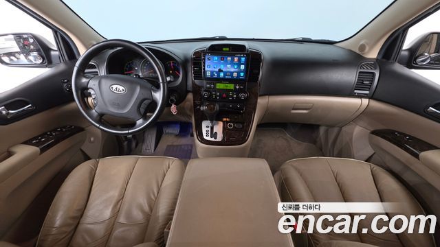 Kia Carnival — interior