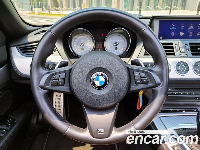BMW Z4 — interior