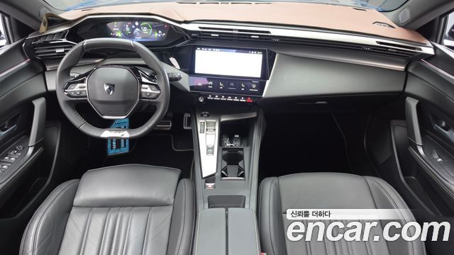 Peugeot 408 — interior