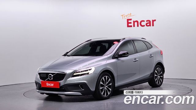 Volvo V40 — exterior