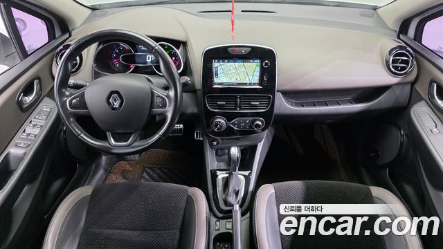 Renault Korea Clio — interior