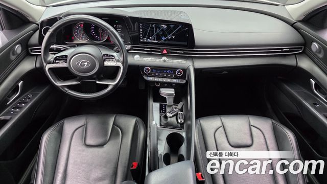 Hyundai Avante — interior