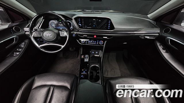 Hyundai Sonata — interior