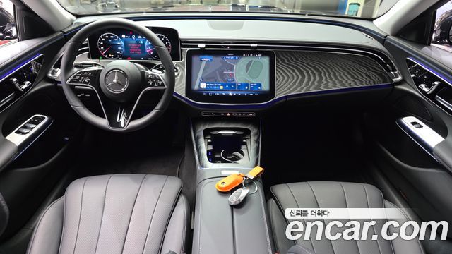 Mercedes-Benz E-Class — interior