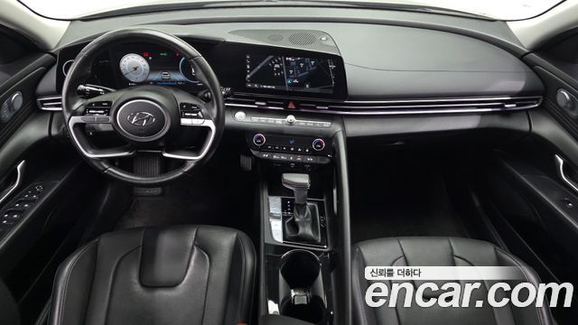 Hyundai Avante — interior