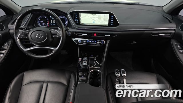 Hyundai Sonata — interior