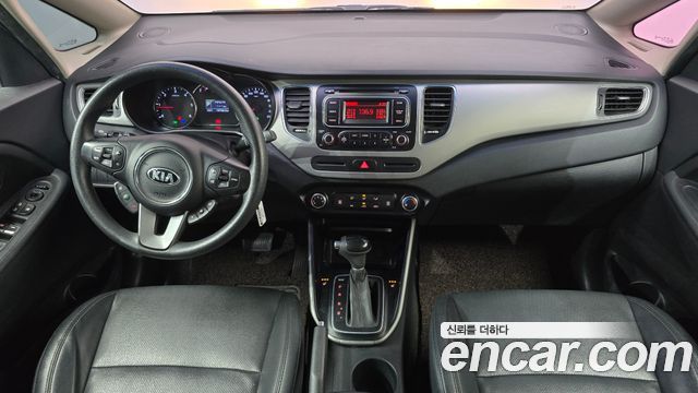 Kia Carens — interior