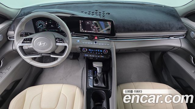 Hyundai Avante — interior