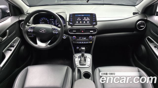 Hyundai Kona — interior
