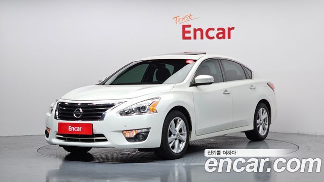 Nissan Altima — exterior