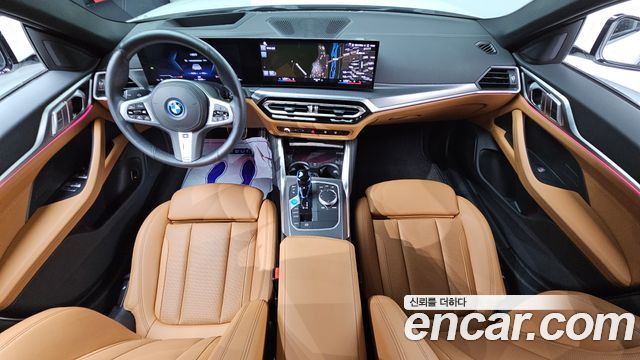 BMW i4 — interior