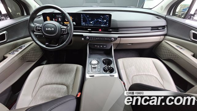 Kia Carnival — interior