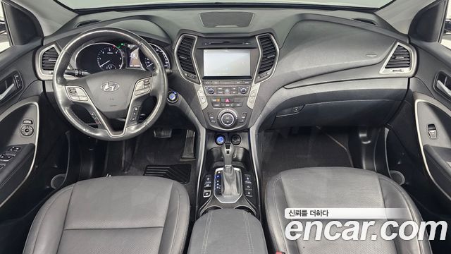 Hyundai Santa Fe — interior