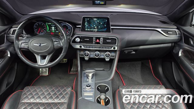 Genesis G70 — interior