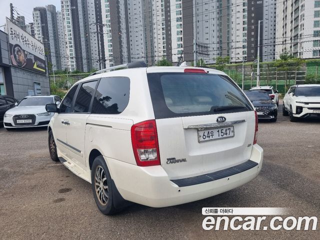 Kia Carnival — interior