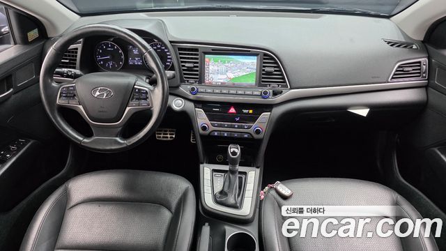 Hyundai Avante — interior