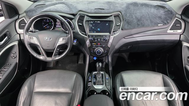 Hyundai Santa Fe — interior