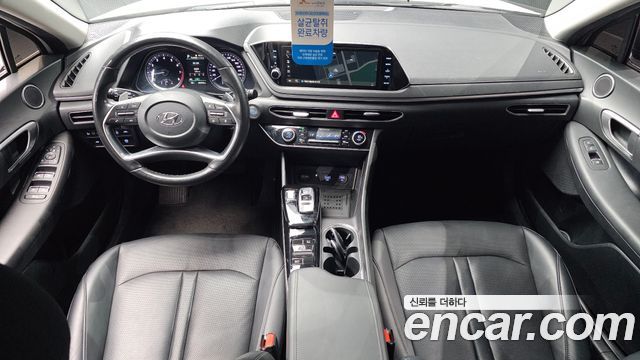 Hyundai Sonata — interior