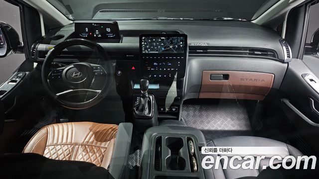 Hyundai Staria — interior