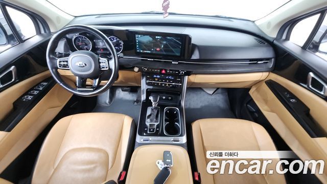Kia Carnival — interior