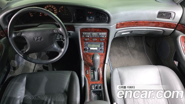 Hyundai Grandeur — interior