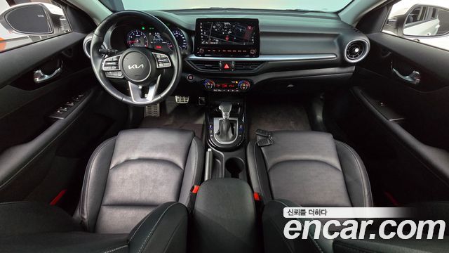 Kia K3 — interior