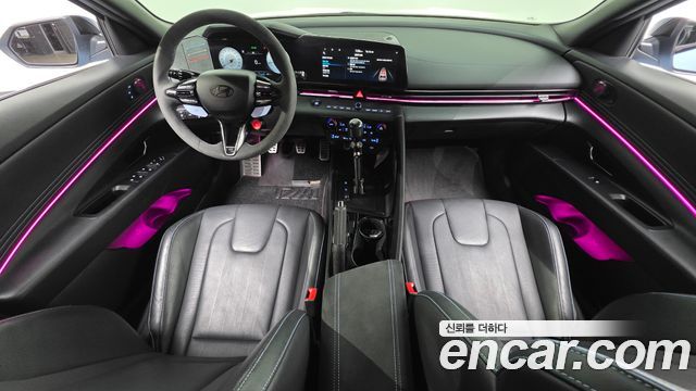 Hyundai Avante — interior
