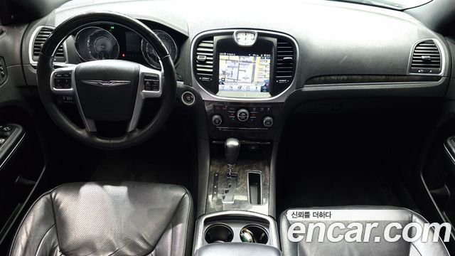 Chrysler 300C — interior