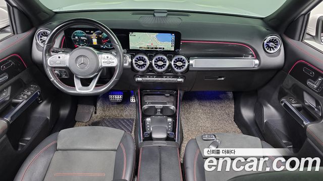 Mercedes-Benz GLB-Class — interior