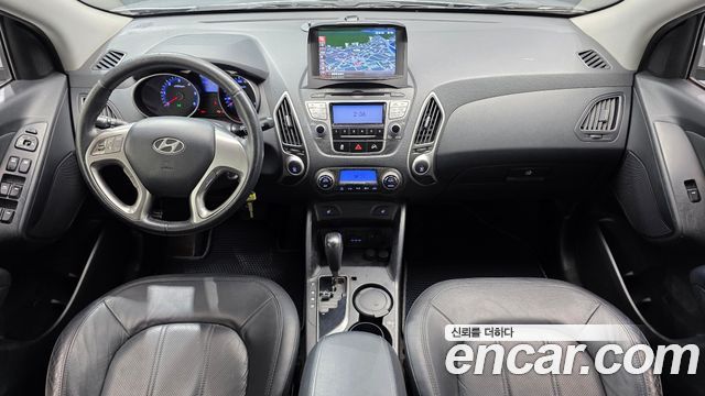 Hyundai Tucson — interior