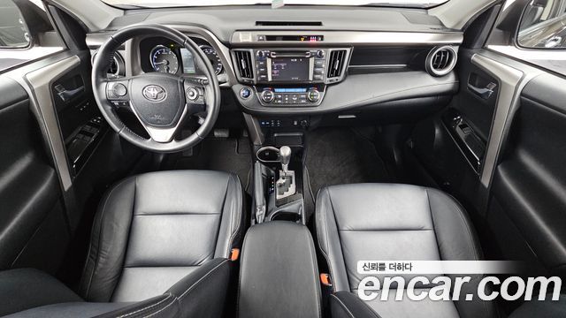 Toyota RAV4 — interior