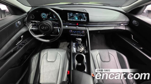 Hyundai Avante — interior