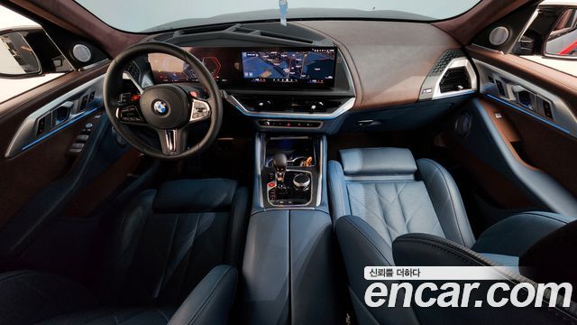 BMW XM — interior