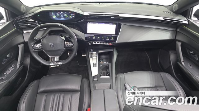 Peugeot 408 — interior