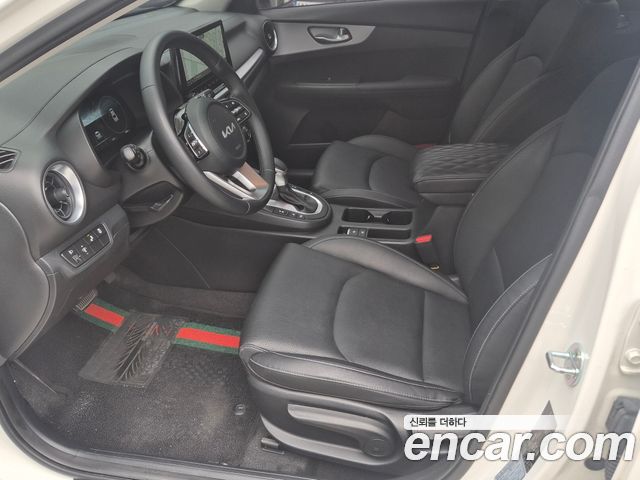 Kia K3 — interior