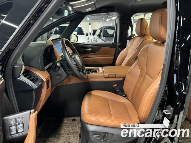 Toyota Alphard — interior