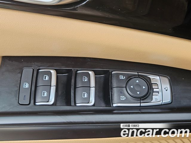 Kia Carnival — interior