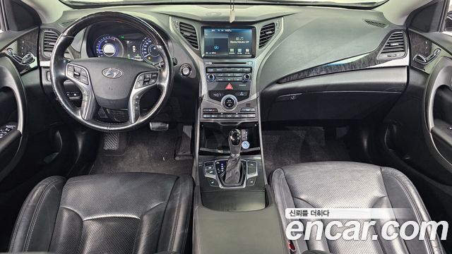 Hyundai Grandeur — interior