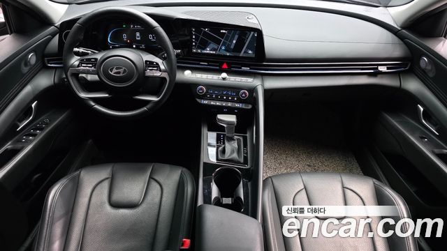 Hyundai Avante — interior
